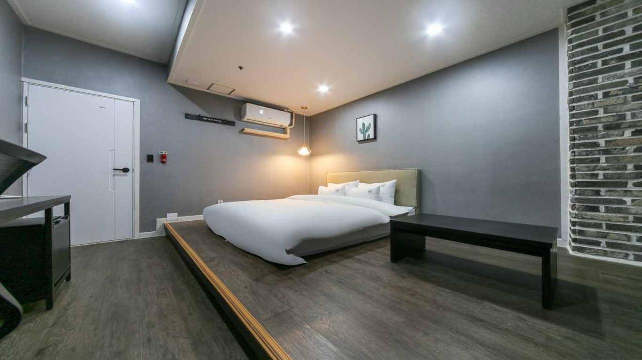 The Way Hotel Changwon Exterior foto